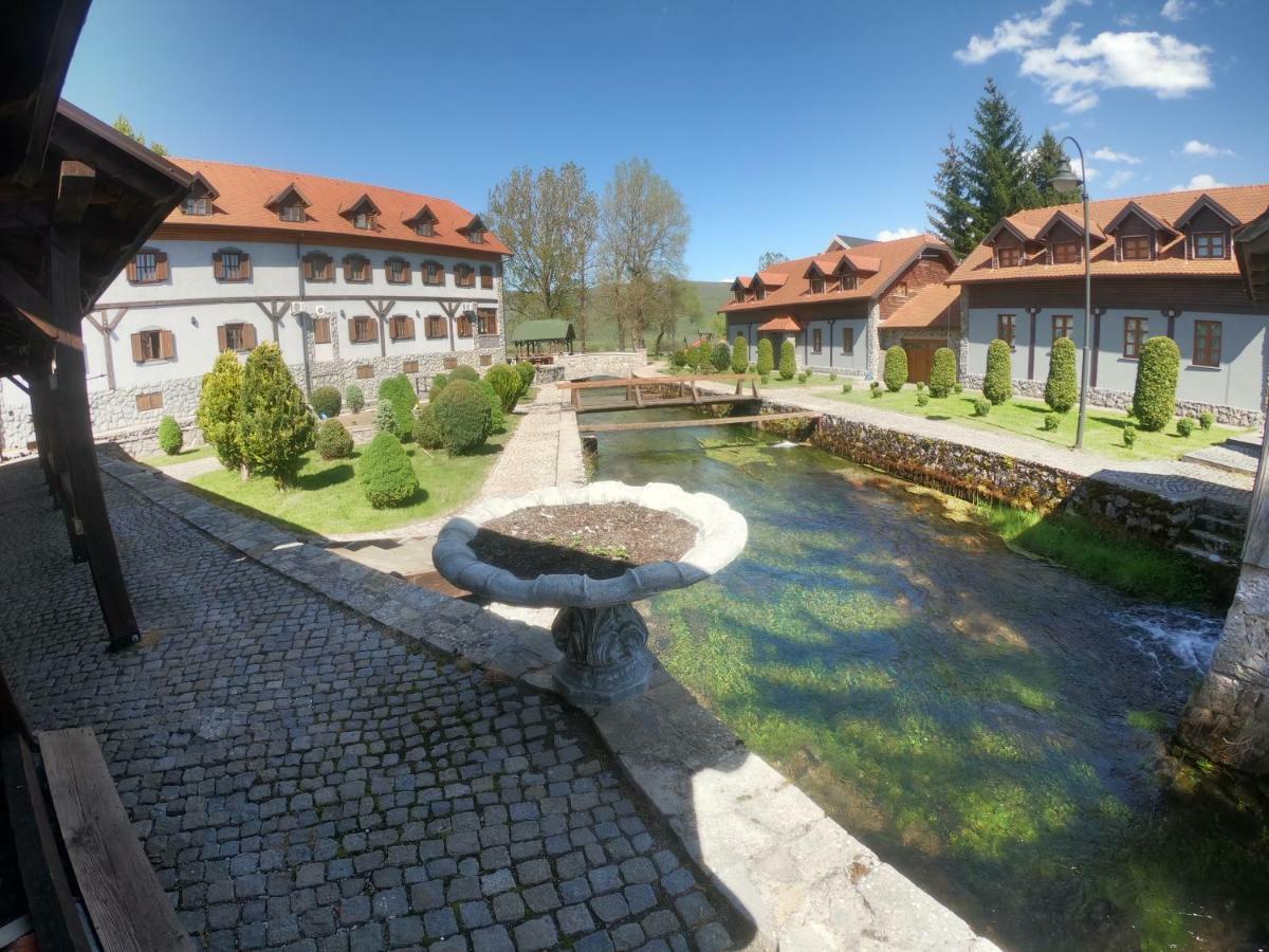 Hotel Gacka Оточац Экстерьер фото