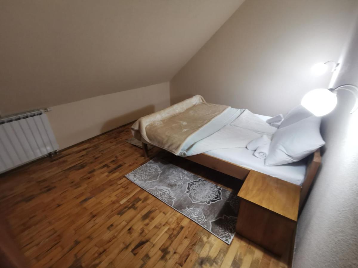 Hotel Gacka Оточац Экстерьер фото